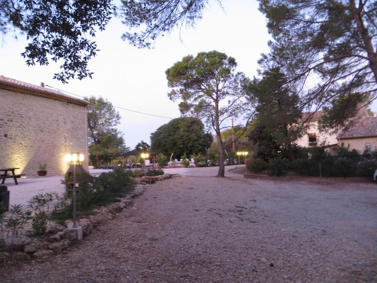 Les Studios-Hotel De Sommieres Bagian luar foto