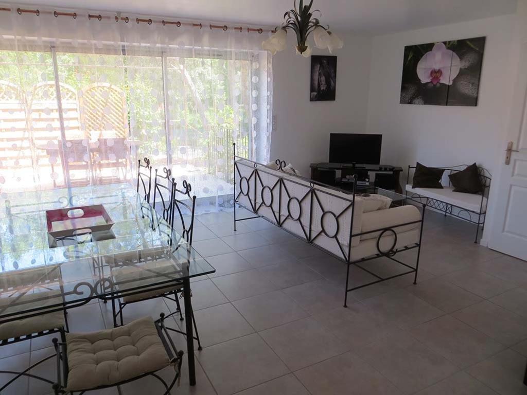 Les Studios-Hotel De Sommieres Bagian luar foto